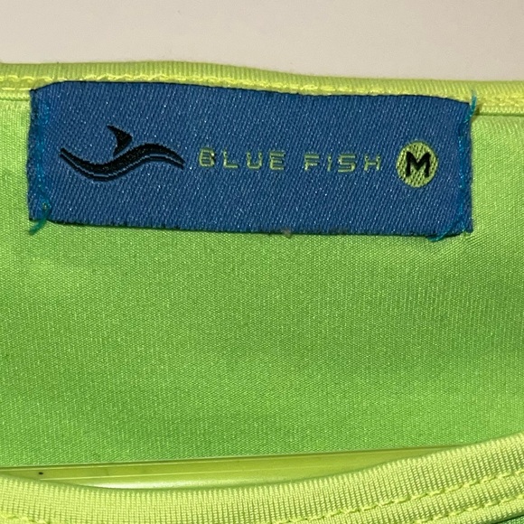 Athletic wear set open back shirt/Elastic capris pant barley worn. Sold as set - Picture 6 of 10